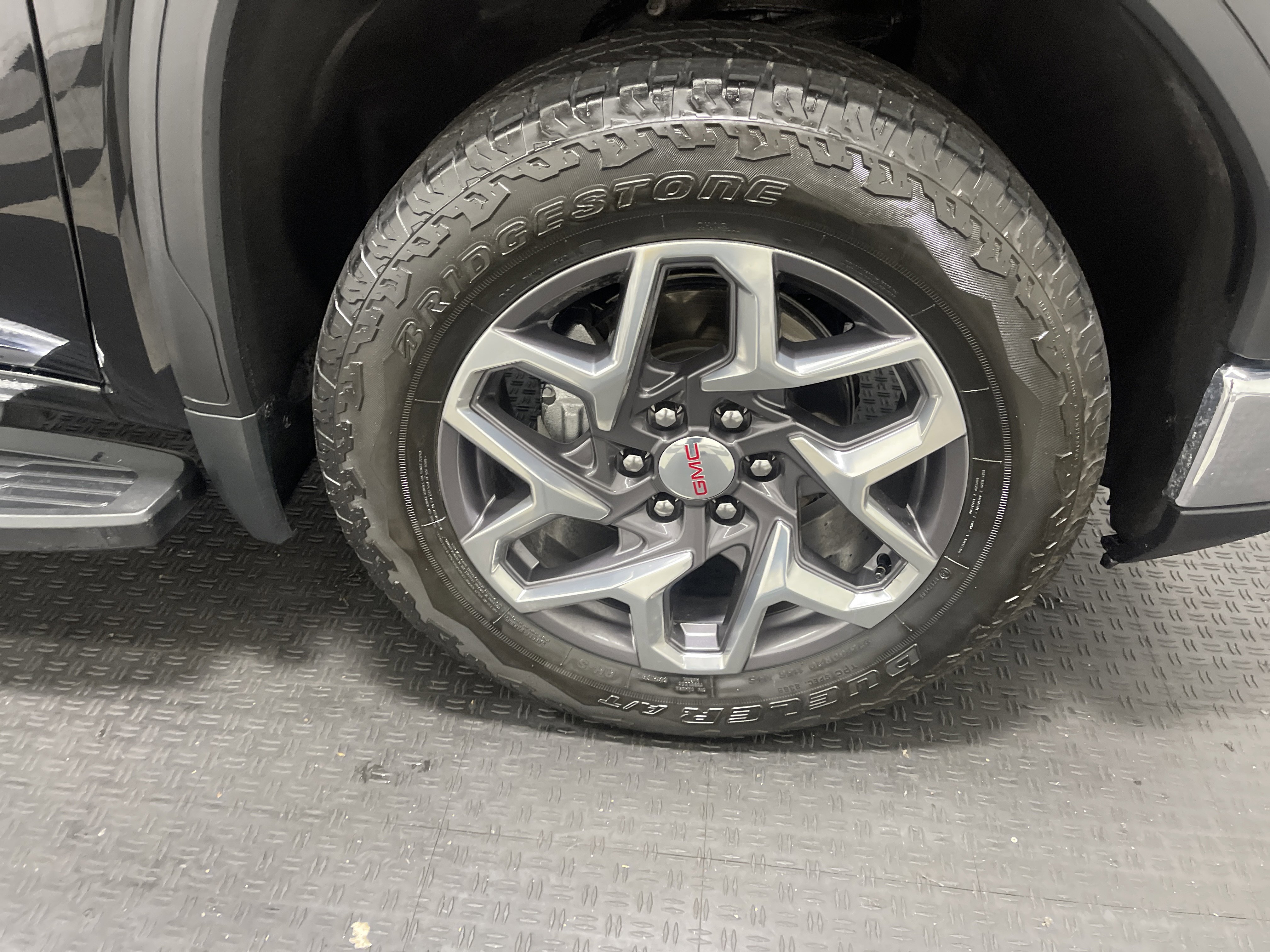 Used 2022 GMC Sierra 1500 SLT w/ SLT Premium Plus Package AWD/4WD image 28