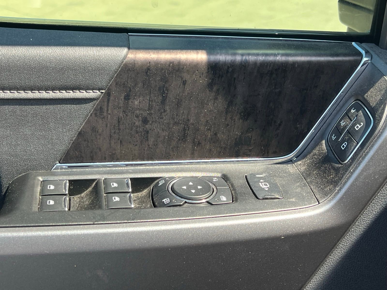 Used 2025 Ford F250 Lariat w/ Lariat Ultimate Package image 25