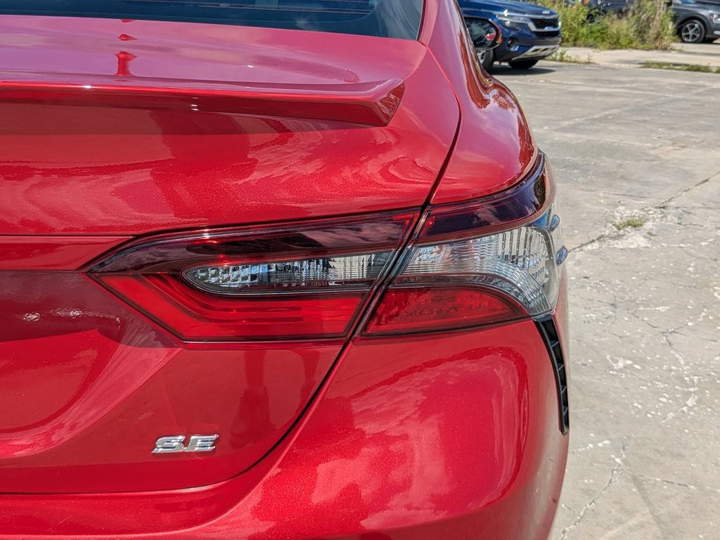 Used 2021 Toyota Camry SE FWD image 11