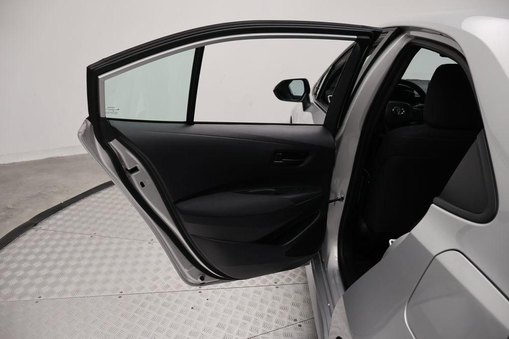Used 2025 Toyota Corolla LE FWD image 21