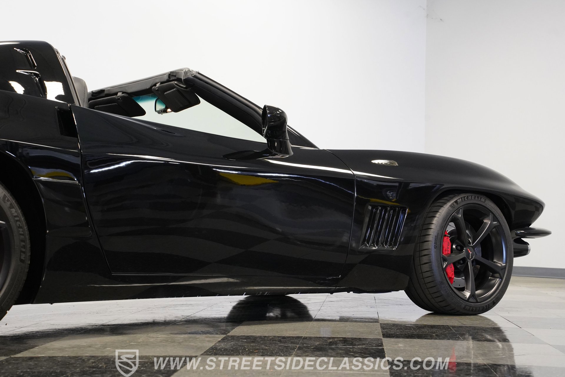 Used 2010 Chevrolet Corvette Grand Sport w/ Preferred Equipment Group image 29