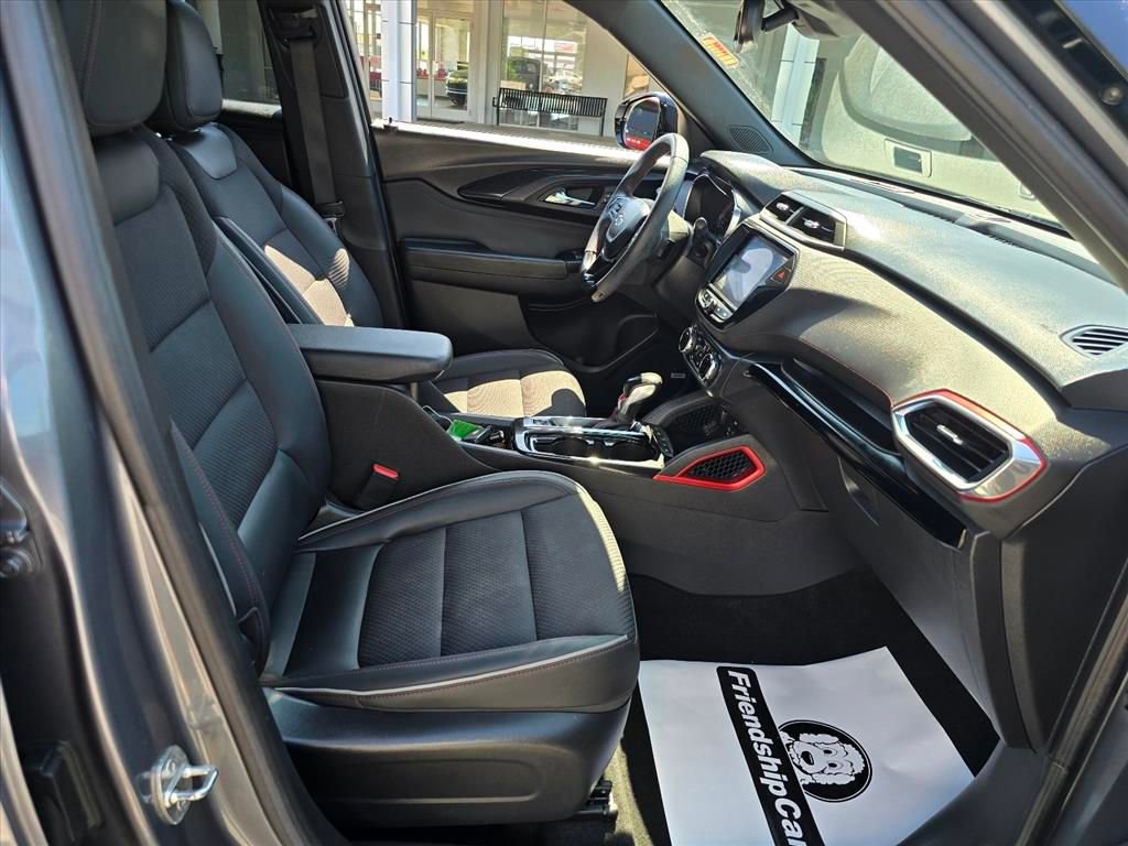 Used 2021 Chevrolet TrailBlazer RS w/ Technology Package FWD image 14