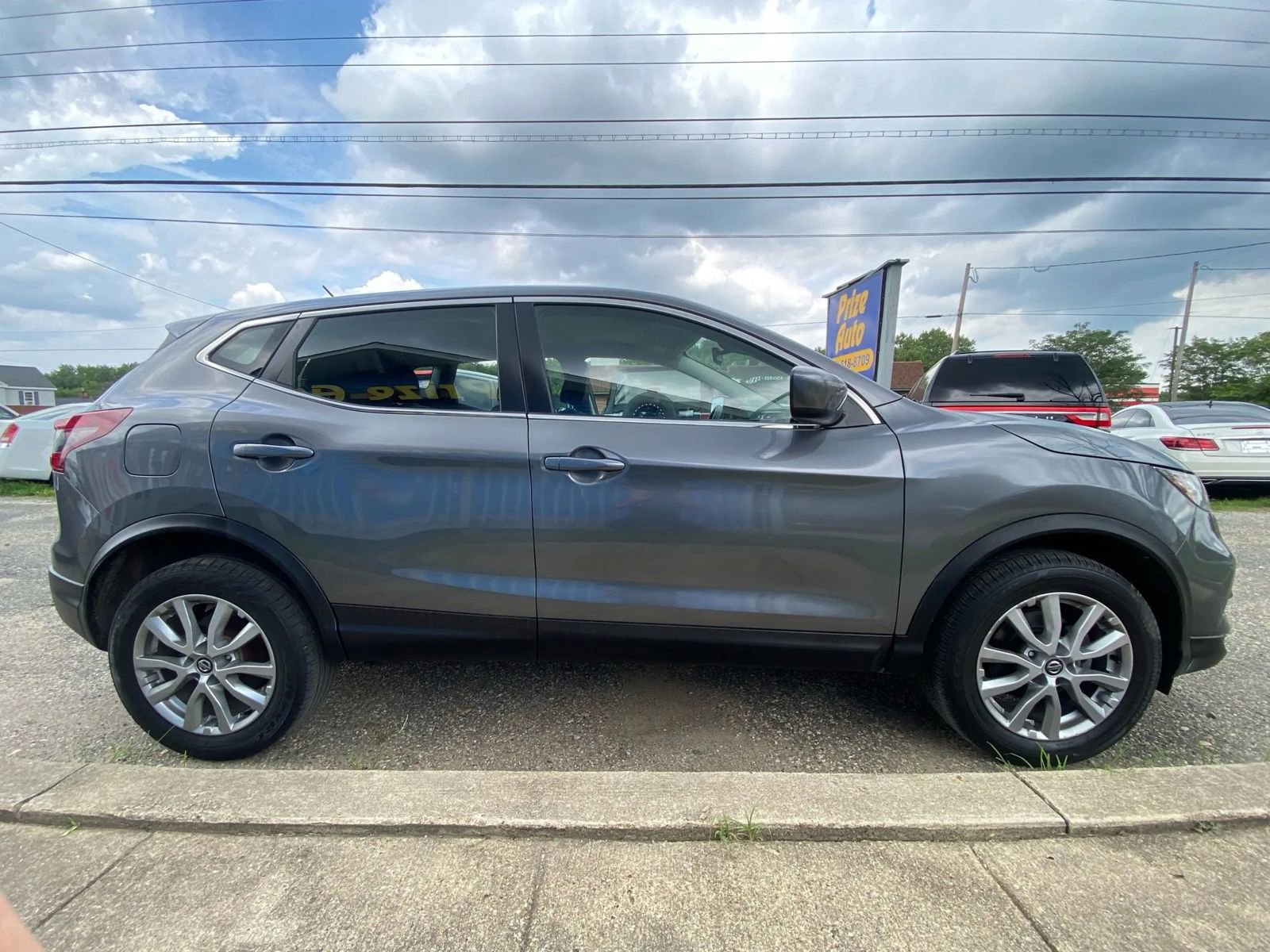 Used 2021 Nissan Rogue Sport S image 4