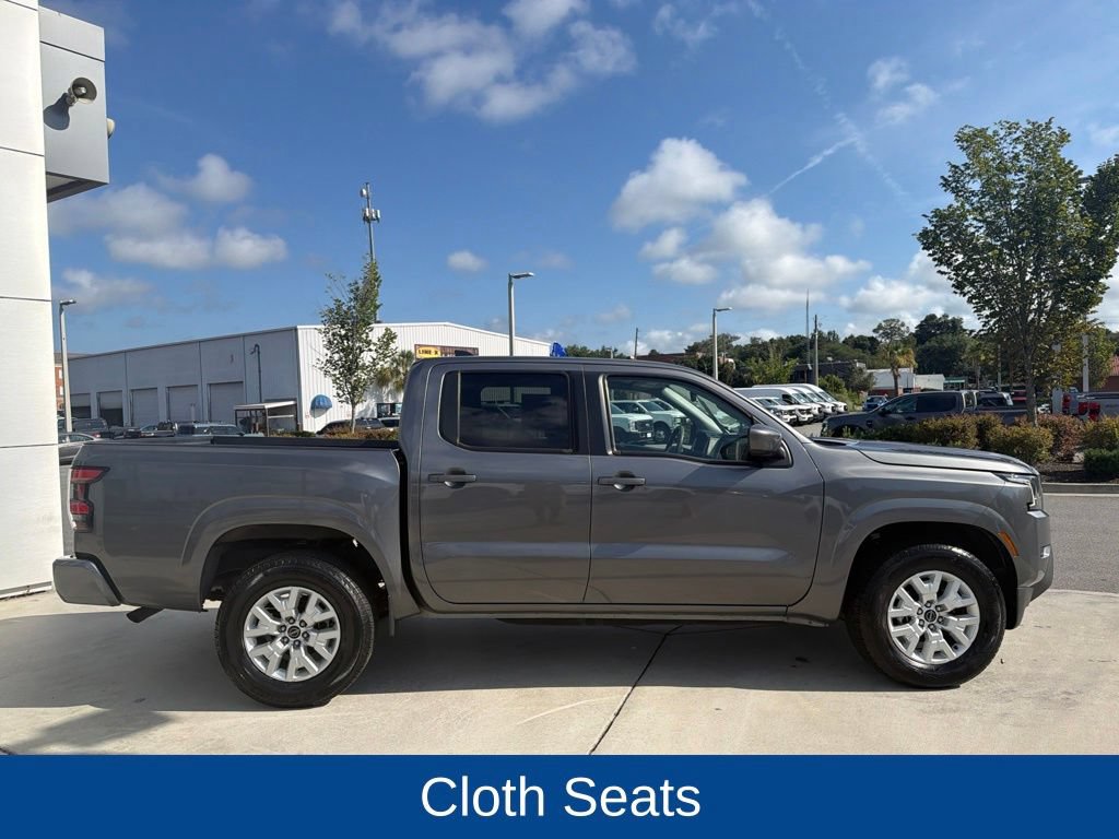 Used 2022 Nissan Frontier SV RWD image 2