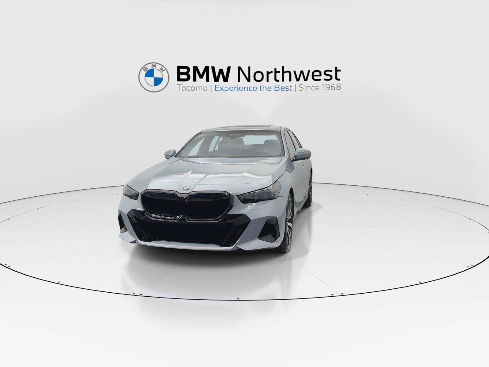 Used 2026 BMW 530i xDrive w/ M Sport Package AWD/4WD image 8
