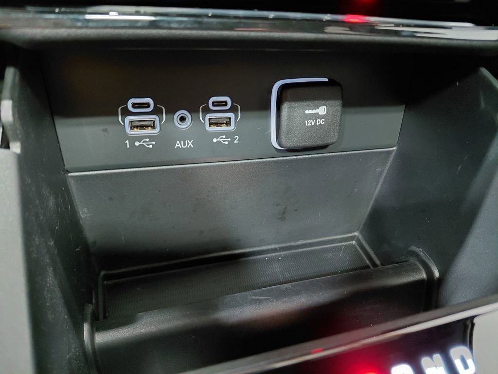 Certified 2025 Jeep Grand Cherokee Laredo X image 30