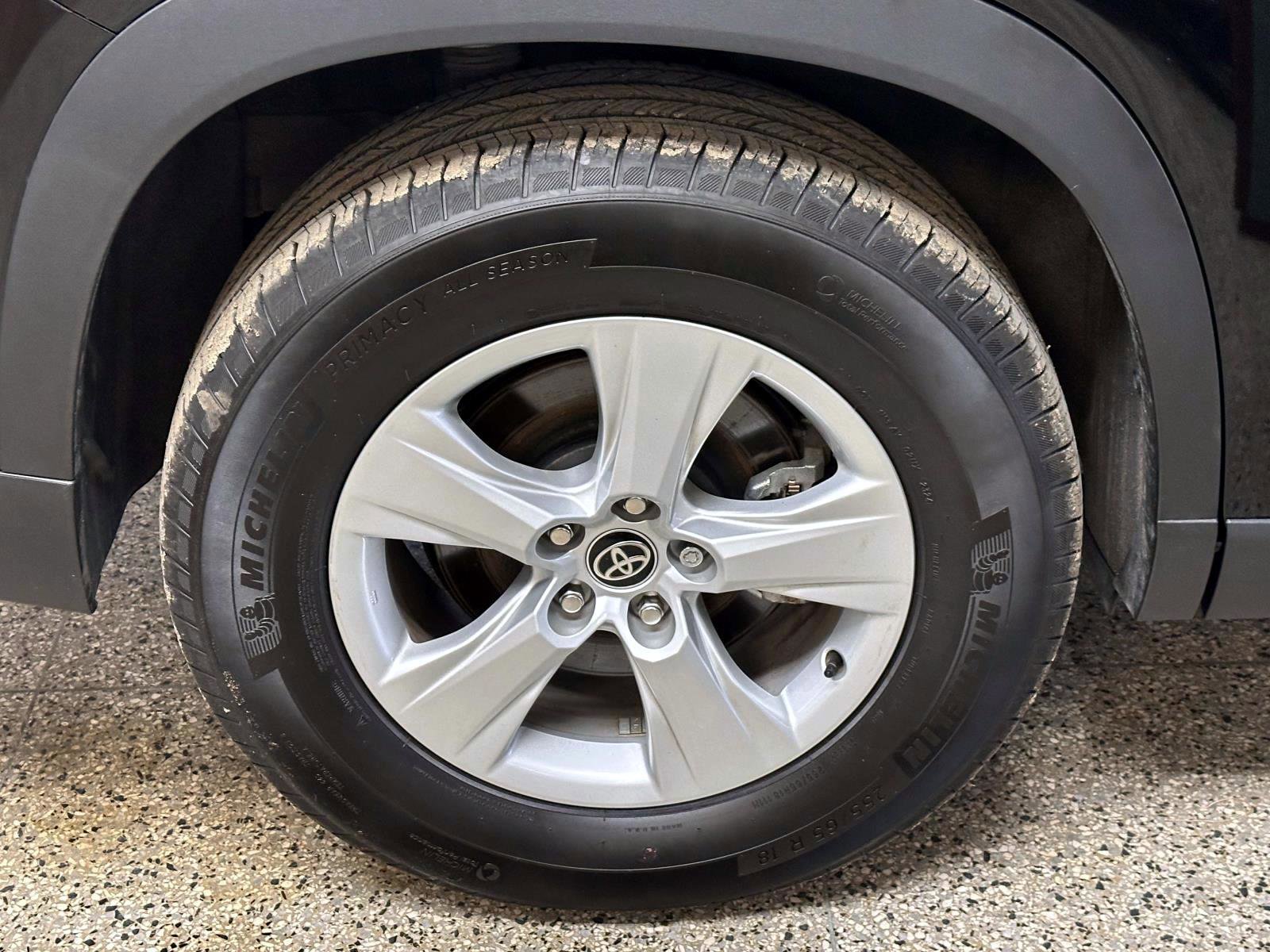 Used 2025 Toyota Grand Highlander AWD image 8