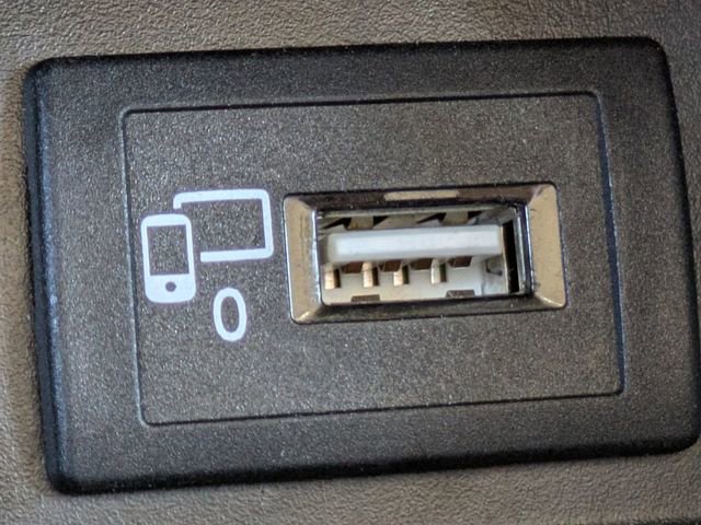 Used 2018 Mercedes-Benz E 400 4MATIC Sedan image 24