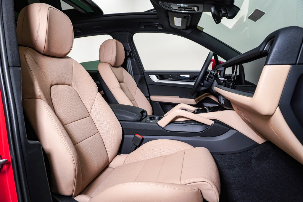 New 2026 Porsche Cayenne AWD/4WD image 15