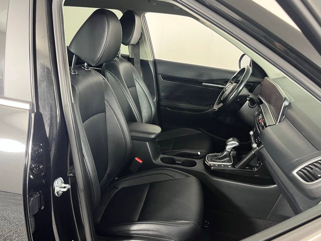 Used 2025 Kia Seltos EX image 34