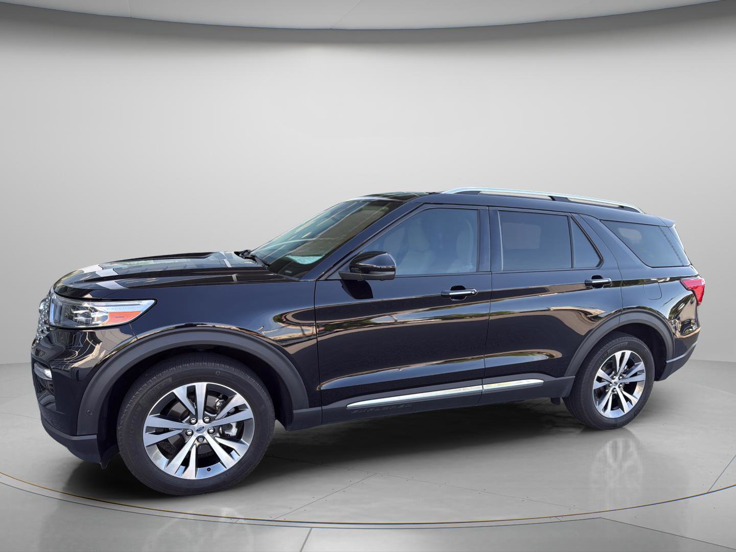Used 2020 Ford Explorer Platinum w/ Premium Technology Package image 4