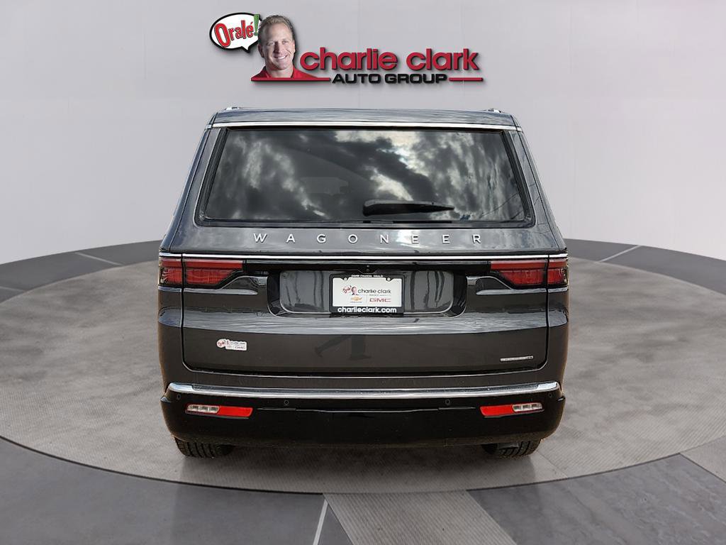 Used 2024 Jeep Wagoneer Series II w/ Flexible Seating Group image 4