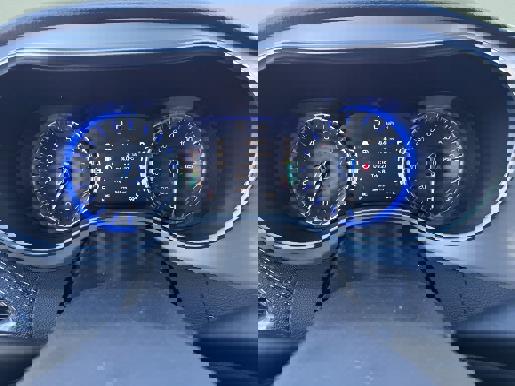 Used 2025 Chrysler Pacifica Limited image 6