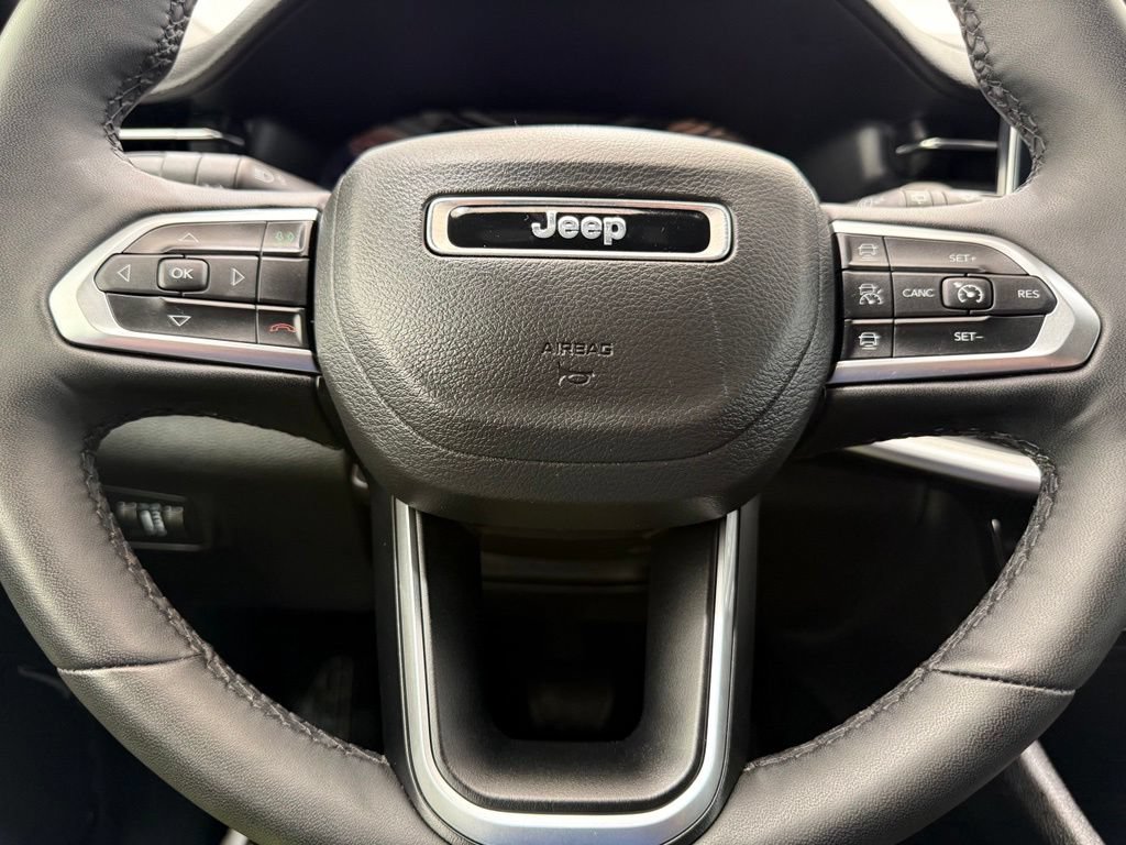 Used 2025 Jeep Compass Limited AWD/4WD image 43