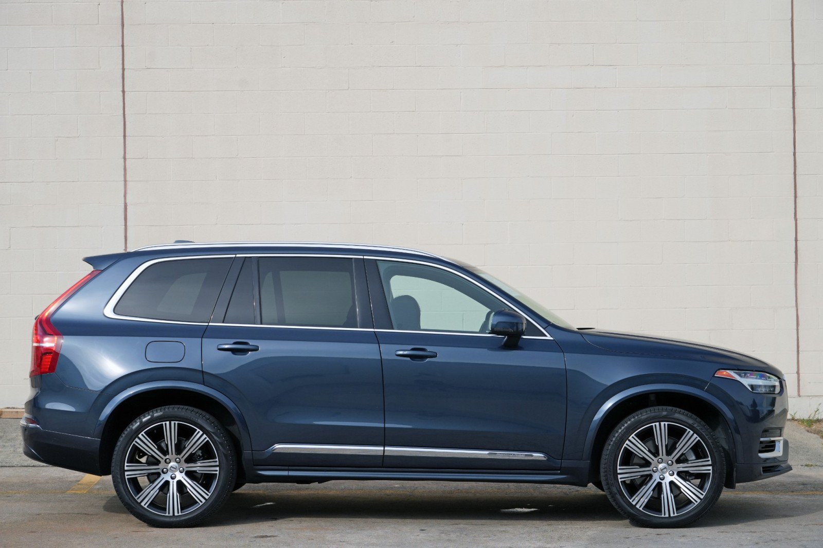 Used 2023 Volvo XC90 T8 Core AWD/4WD image 56