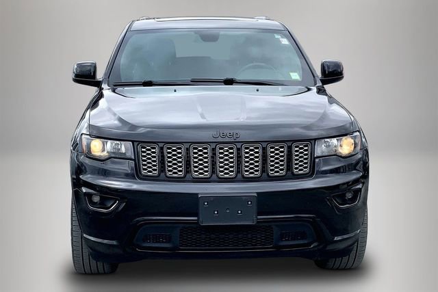 Used 2019 Jeep Grand Cherokee Altitude image 3