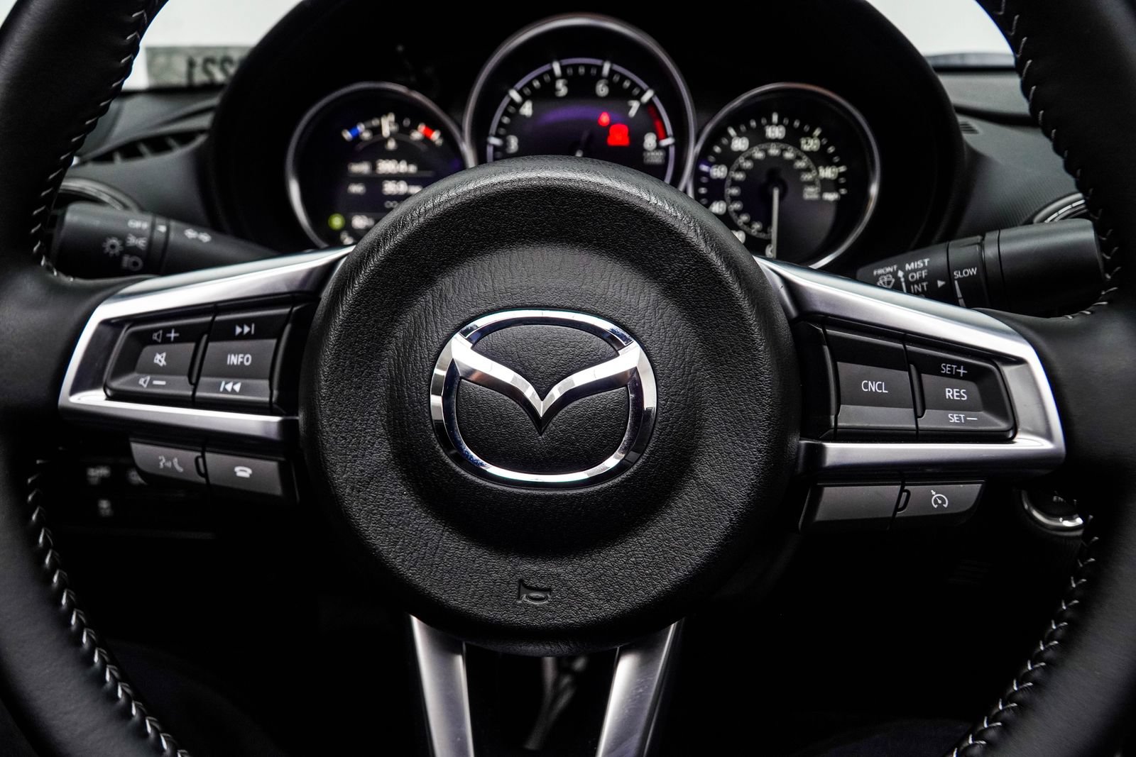 Used 2025 MAZDA MX-5 Miata Club RWD image 31