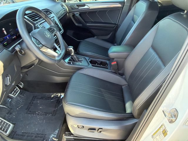 Used 2023 Volkswagen Tiguan SE R-Line FWD image 11