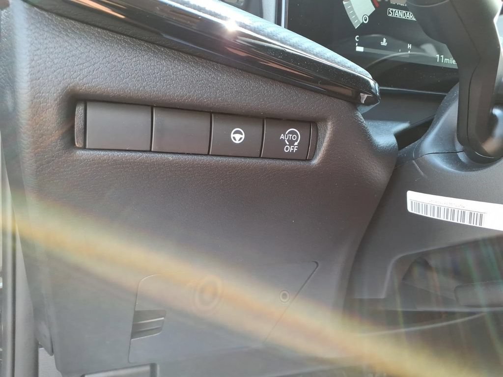 New 2026 Nissan Kicks SR FWD image 16