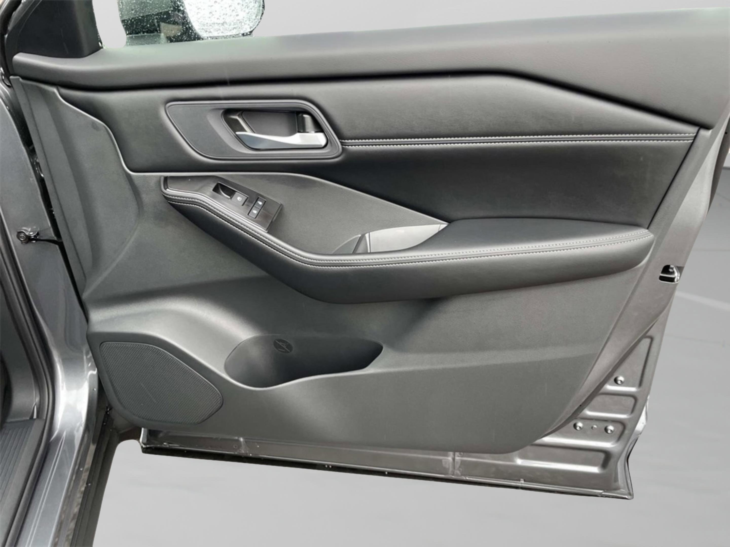 New 2026 Nissan Rogue SV w/ SV Premium Package FWD image 25