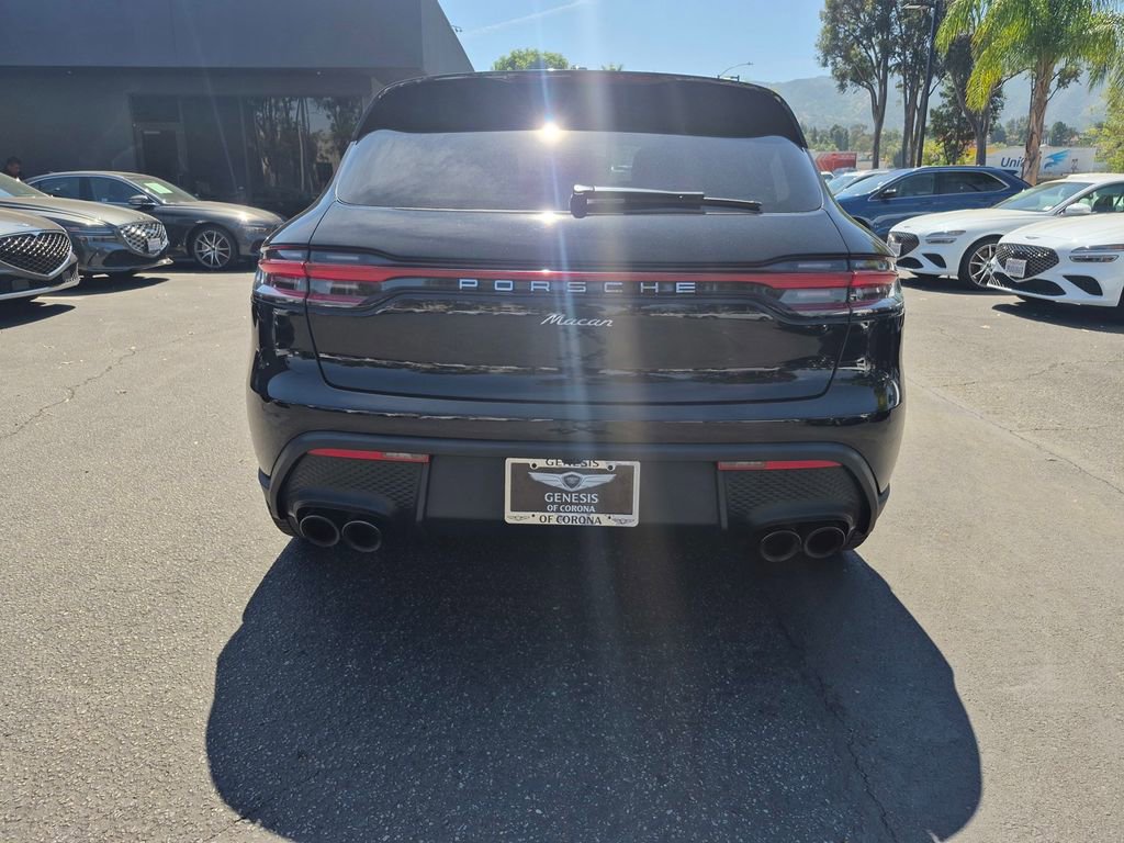 Used 2023 Porsche Macan image 6