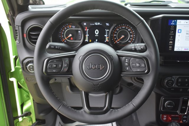 Used 2025 Jeep Gladiator Rubicon w/ Convenience Group image 19