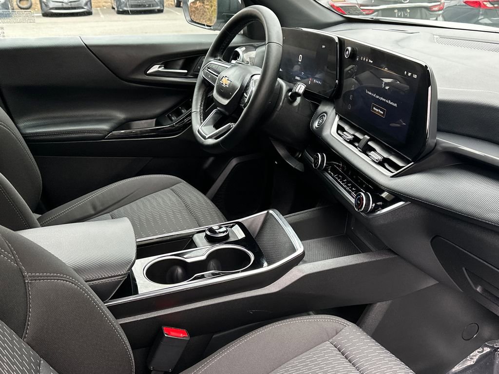 Used 2026 Chevrolet Equinox LT image 8