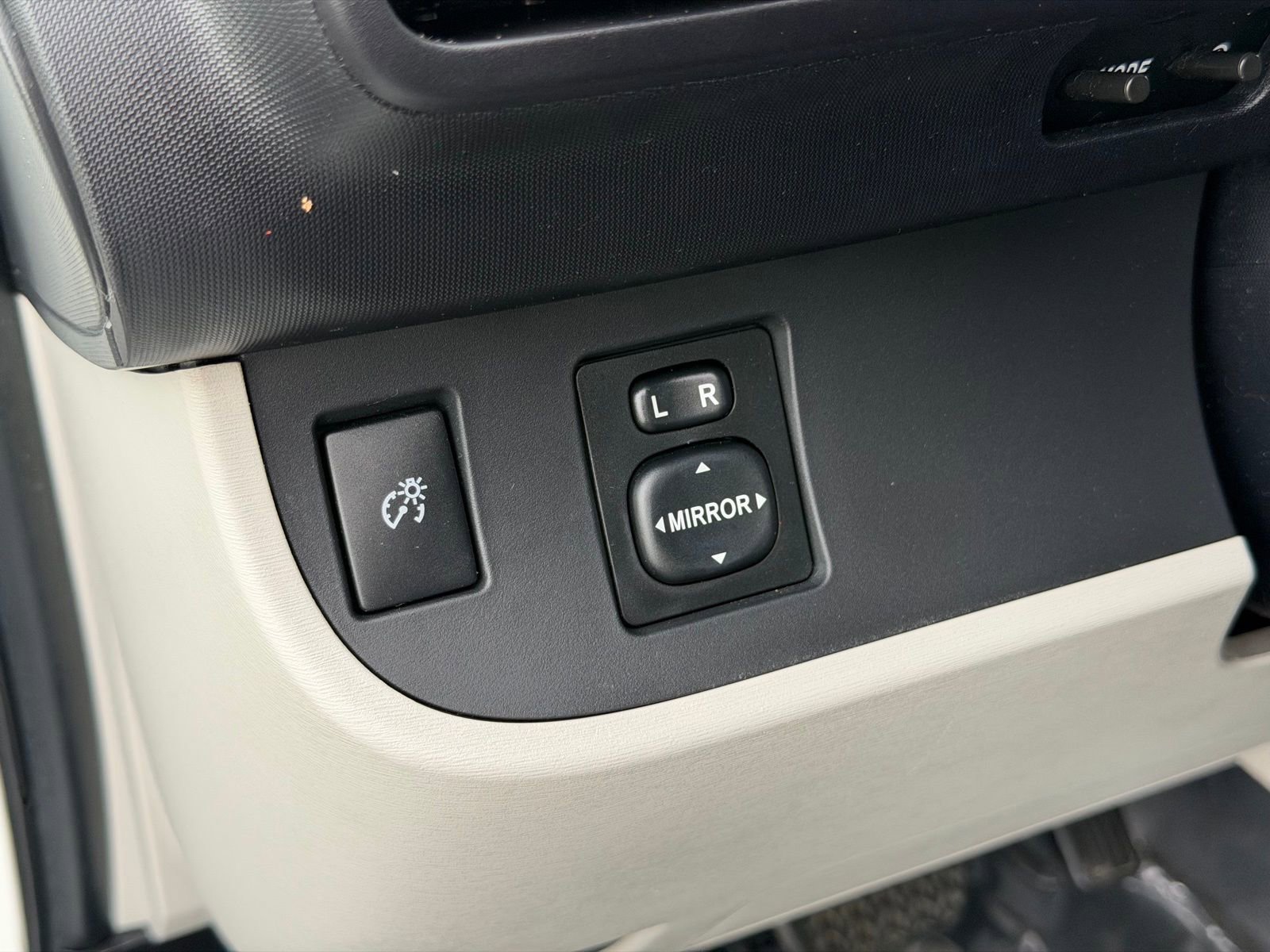 Used 2014 Scion iQ image 14