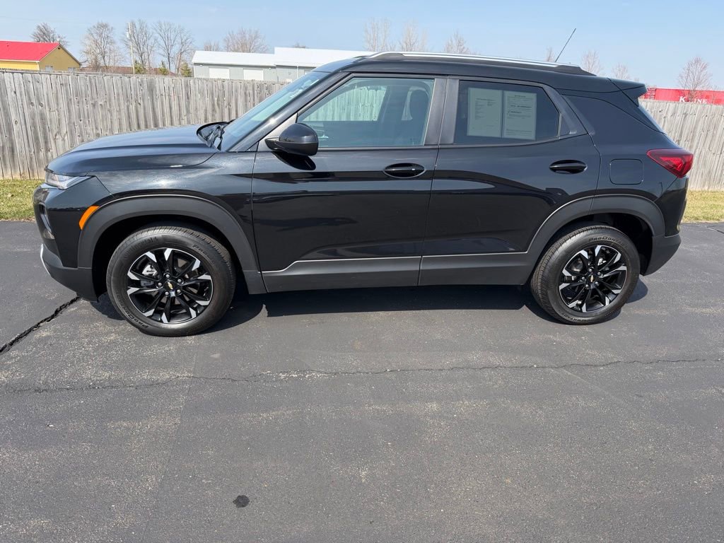 Used 2023 Chevrolet TrailBlazer LT w/ Convenience Package image 2