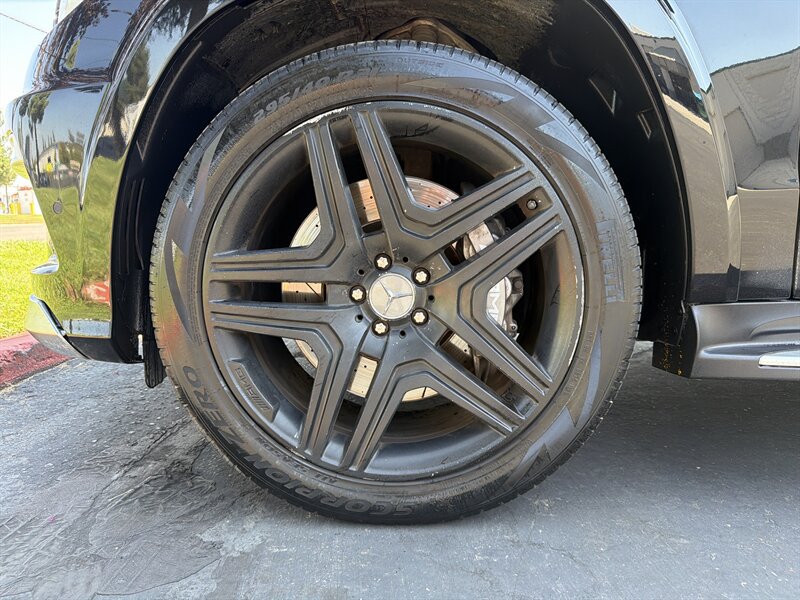 Used 2015 Mercedes-Benz GL 63 AMG 4MATIC image 18