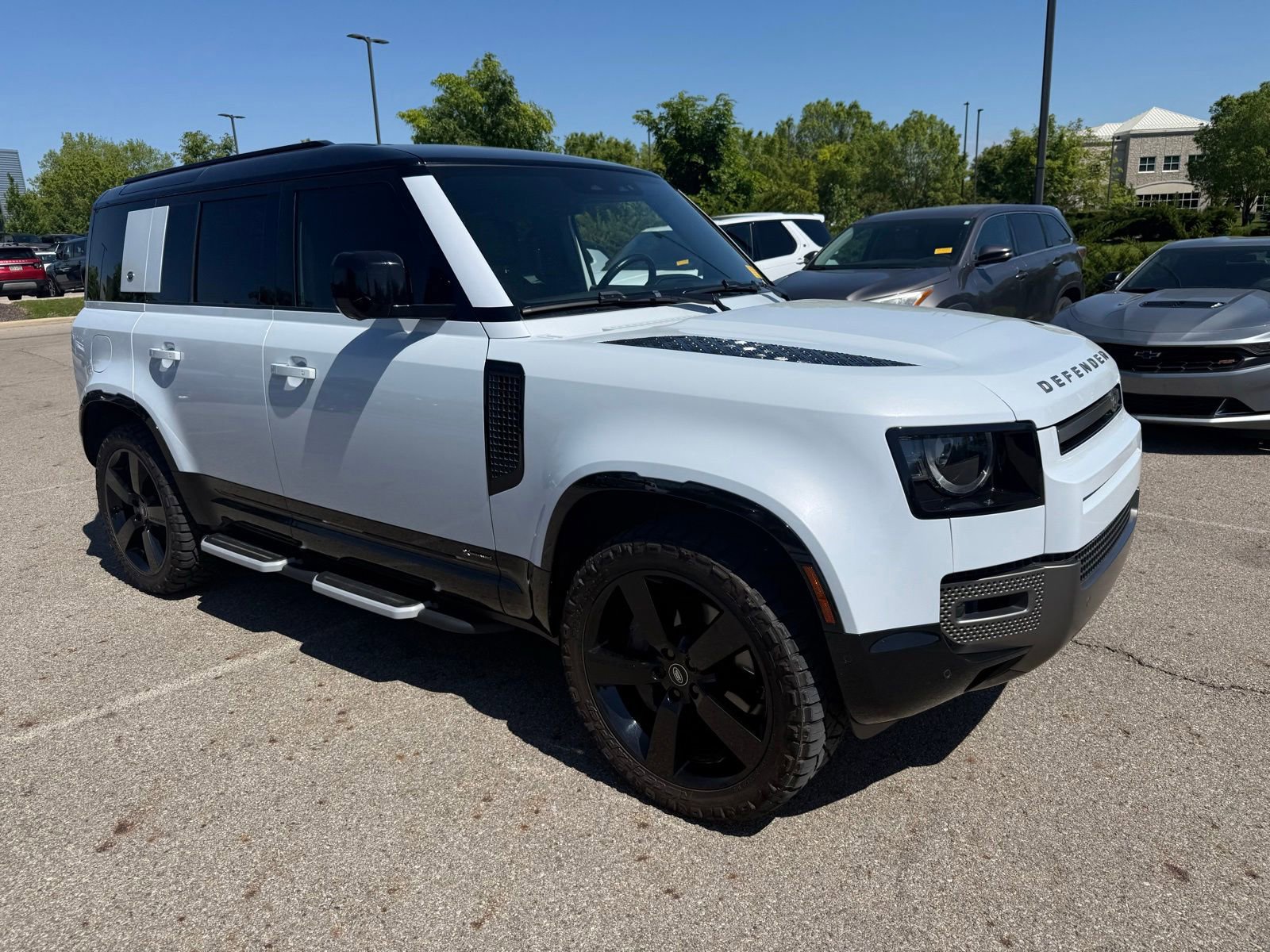 Used 2021 Land Rover Defender 110 X-Dynamic HSE AWD/4WD image 3
