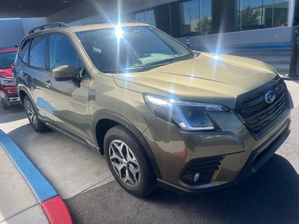 Used 2023 Subaru Forester Premium AWD/4WD image 4