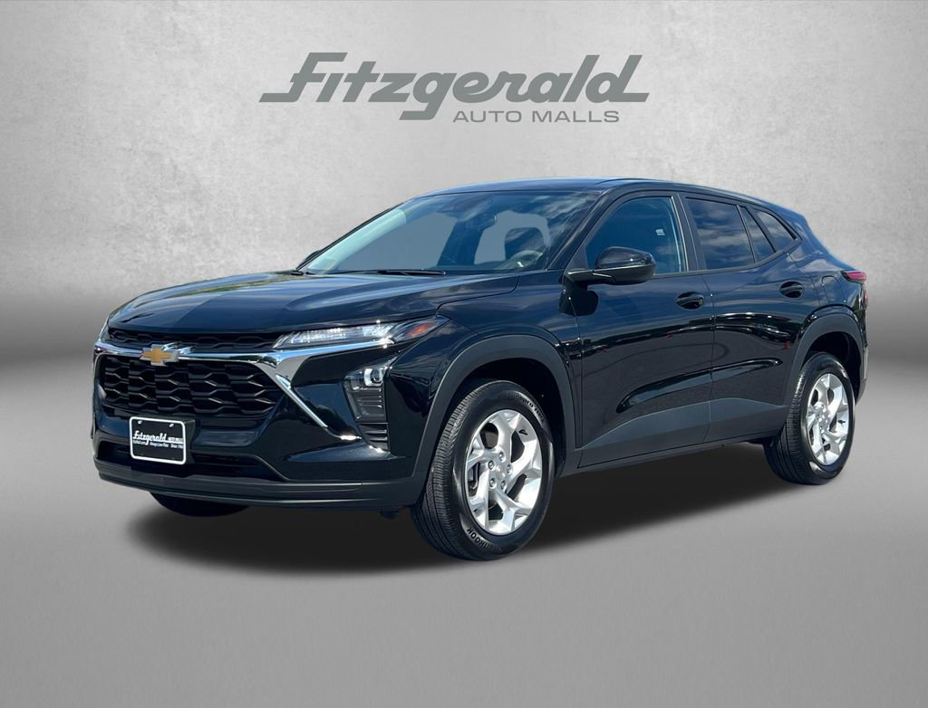 Used 2025 Chevrolet Trax LS w/ LS Convenience Package FWD video 2