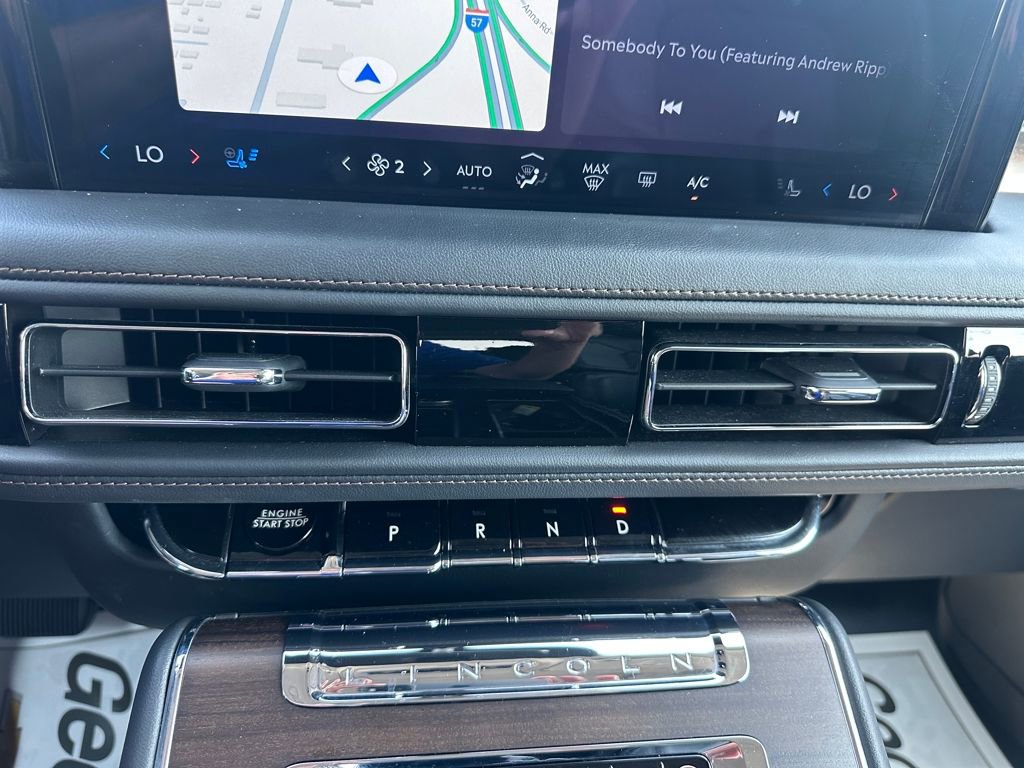 Used 2025 Lincoln Aviator Reserve w/ Equipment Group 201A image 11