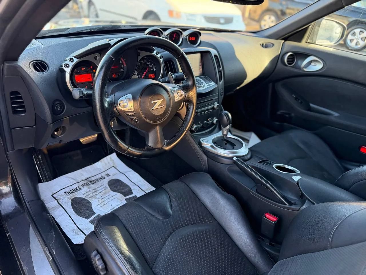 Used 2015 Nissan 370Z Touring RWD image 28