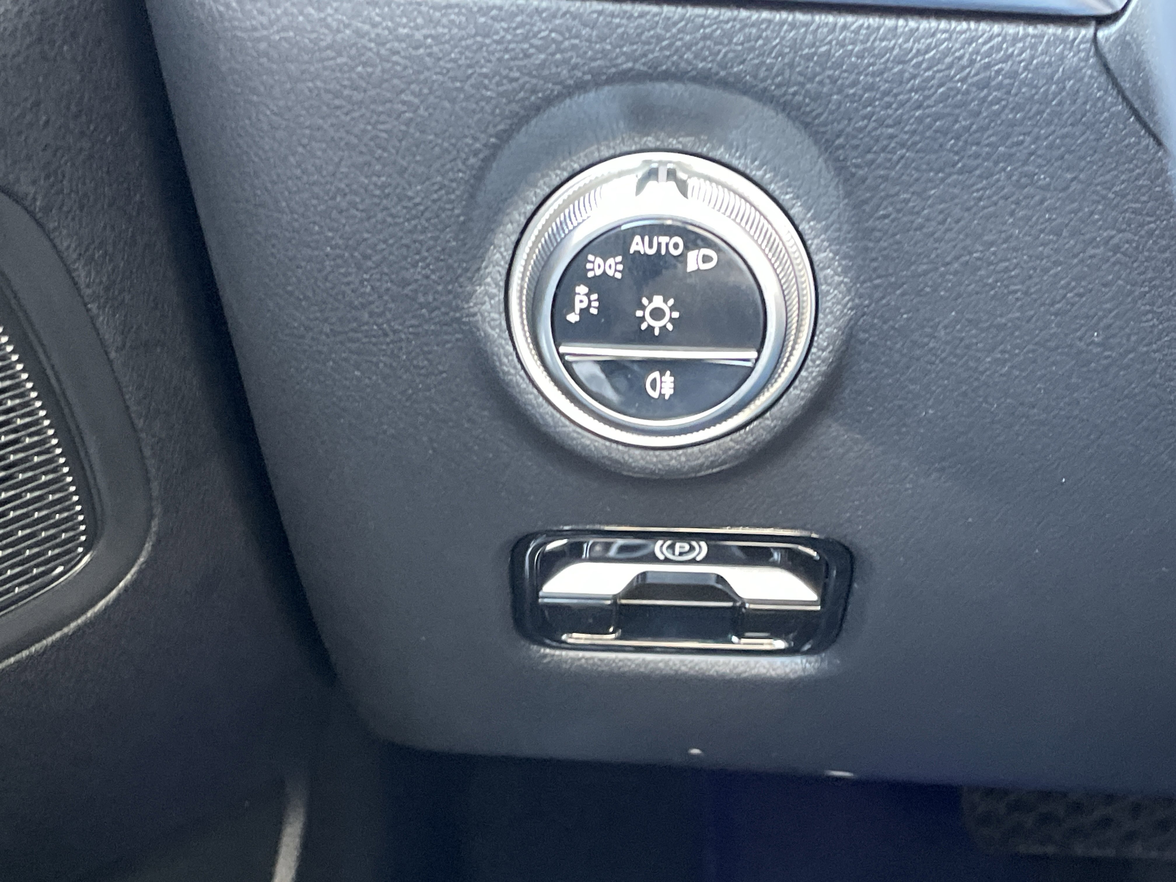 New 2026 Mercedes-Benz C 300 Sedan image 23