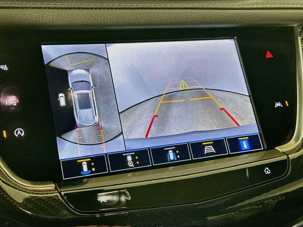Used 2025 Cadillac XT6 Sport w/ Technology Package AWD/4WD image 18