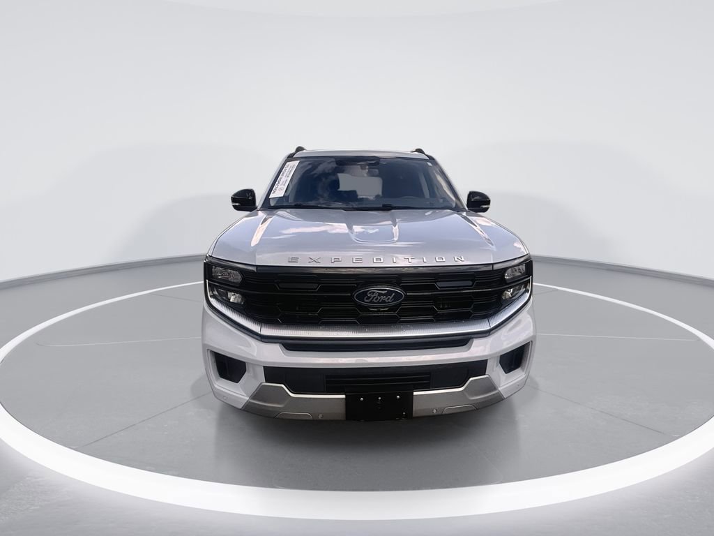 Used 2025 Ford Expedition Platinum image 3