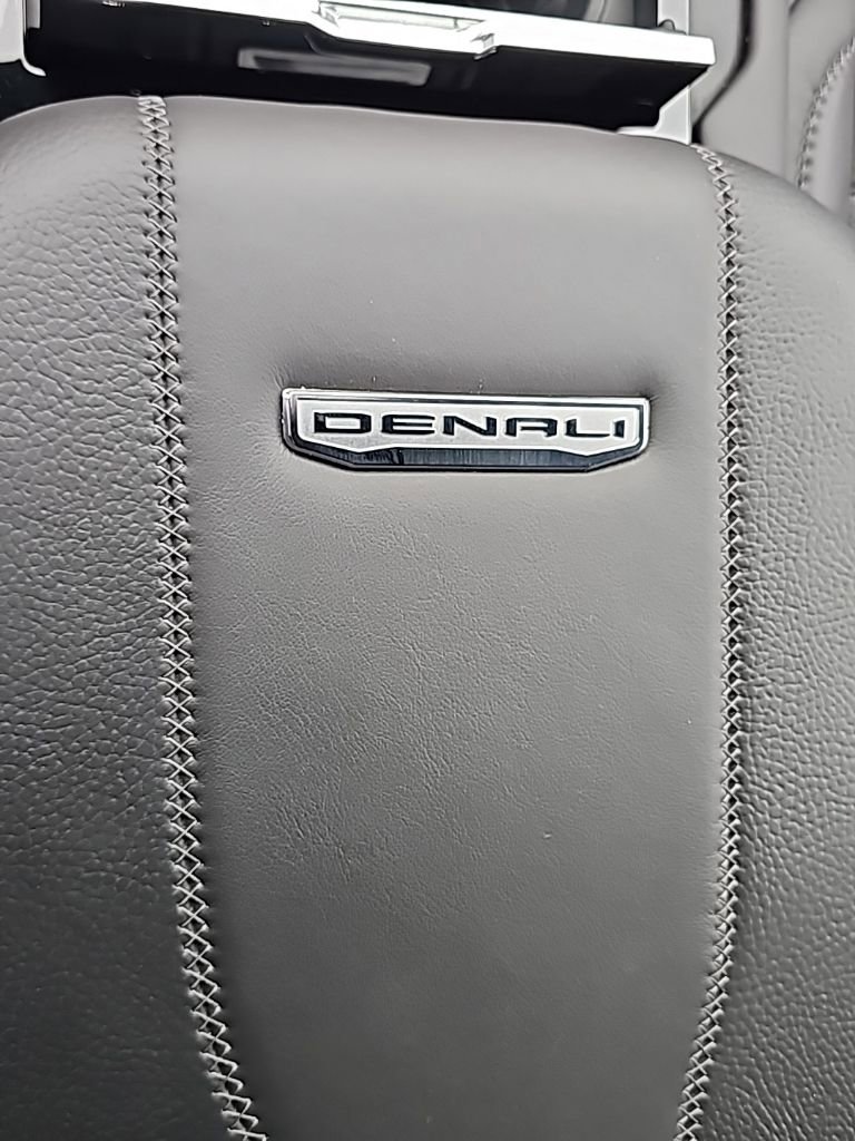 Certified 2025 GMC Yukon XL Denali image 30