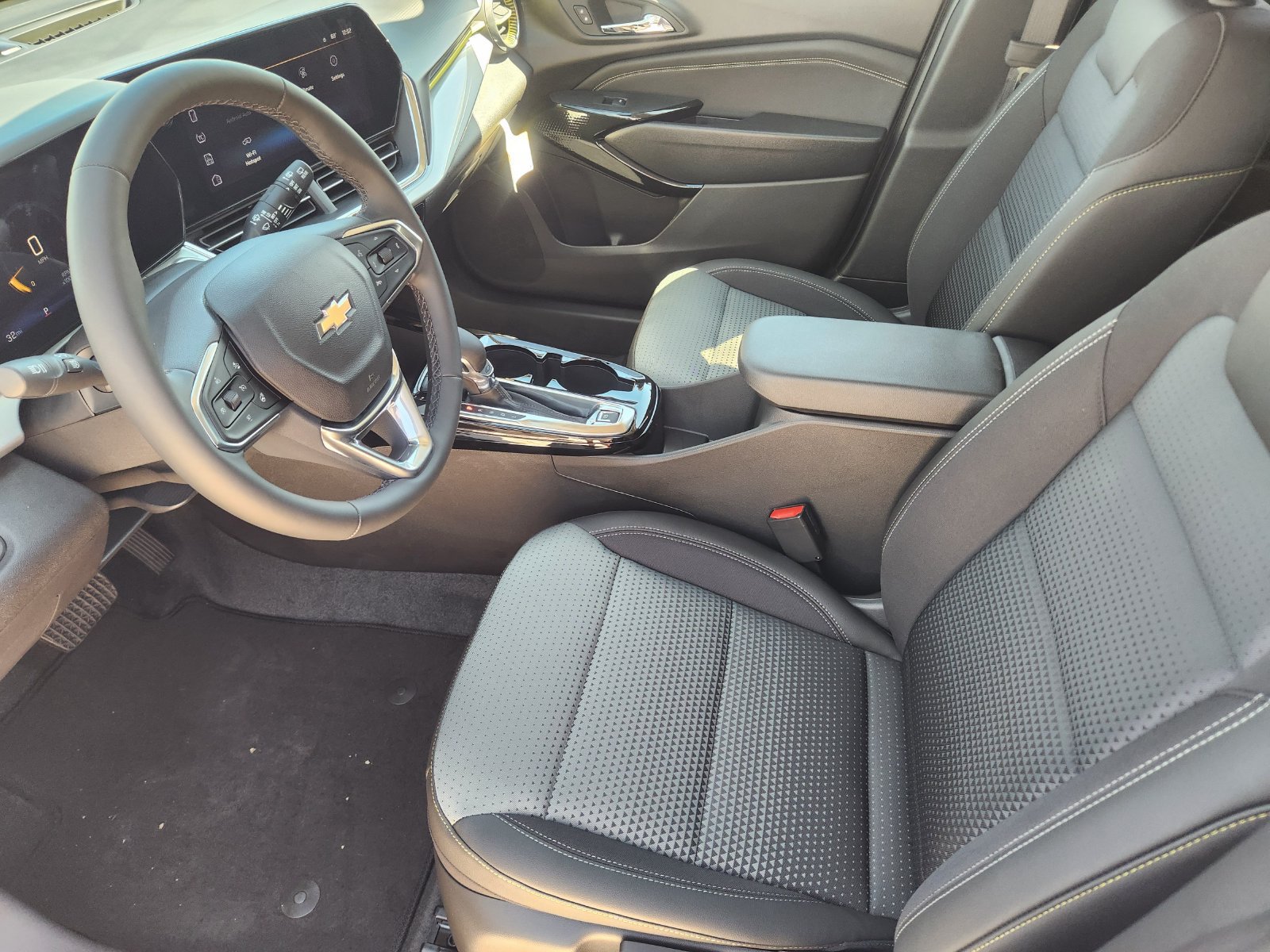 New 2026 Chevrolet Trax LT w/ LT Convenience Package FWD image 13