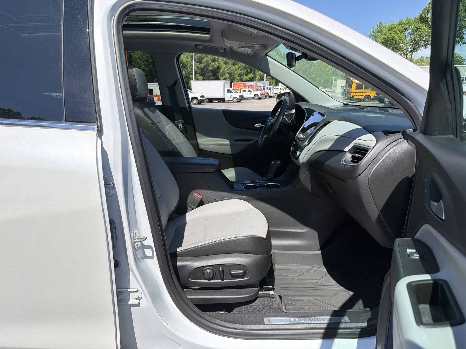 Used 2020 Chevrolet Equinox Premier image 33