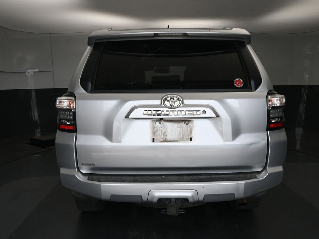 Used 2016 Toyota 4Runner SR5 Premium image 10