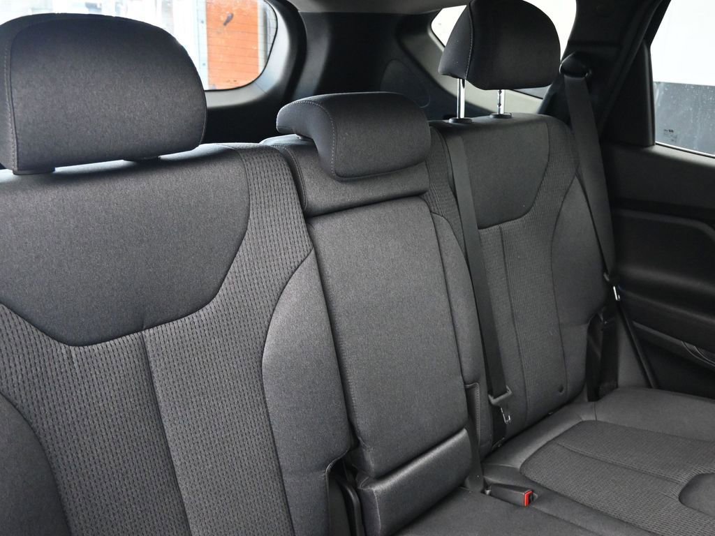 Used 2023 Hyundai Santa Fe SEL image 14