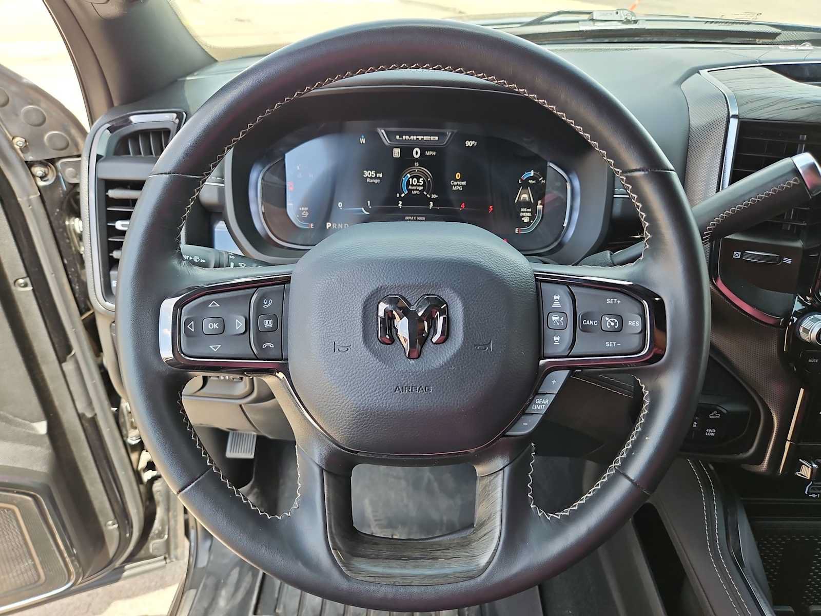 Used 2025 RAM 2500 Limited AWD/4WD image 19