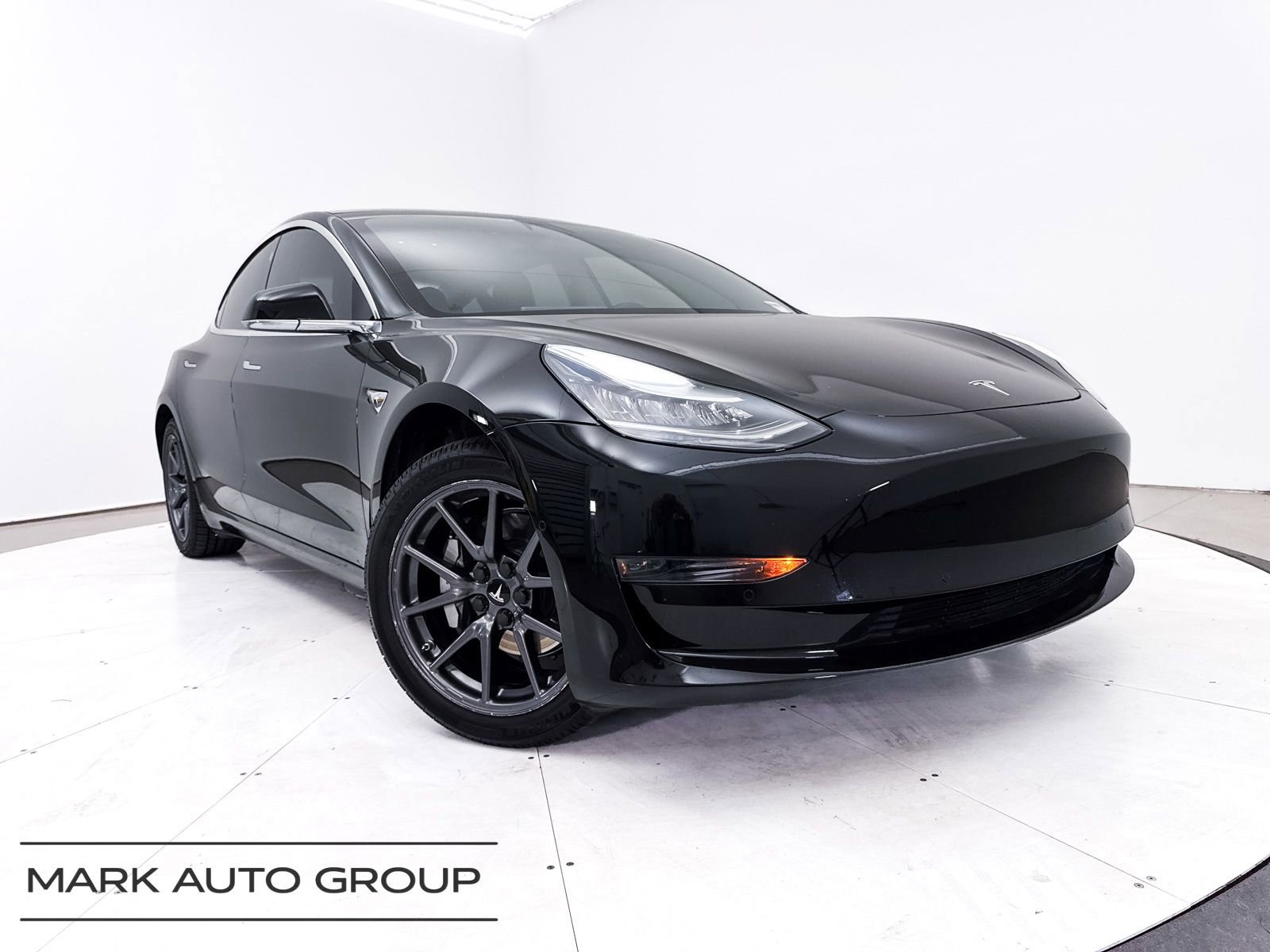 Used 2020 Tesla Model 3 Standard Range Plus RWD image 1