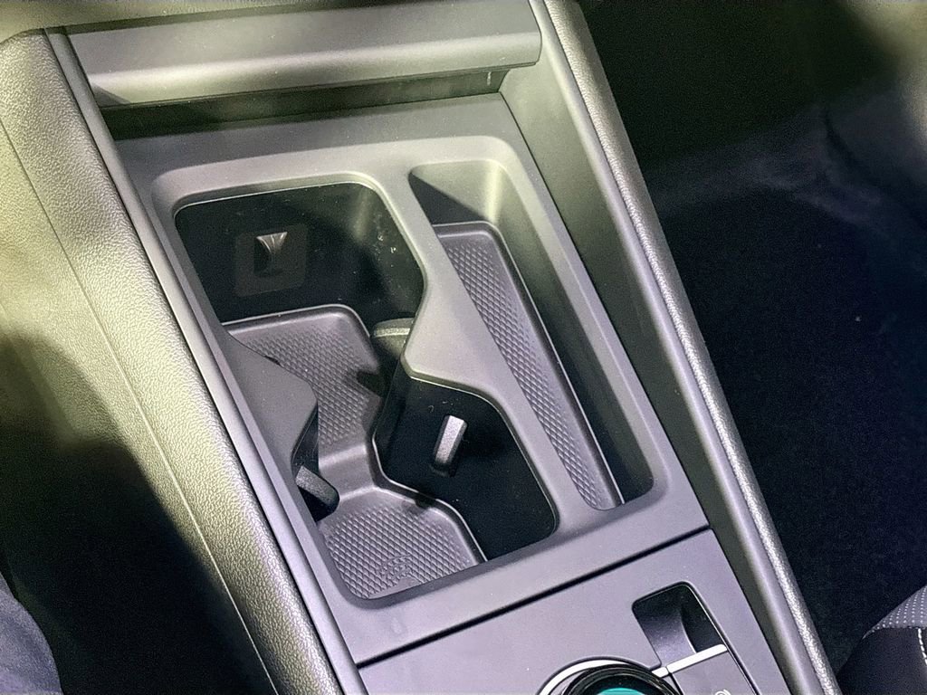 New 2025 Volkswagen Tiguan SE R-Line image 15