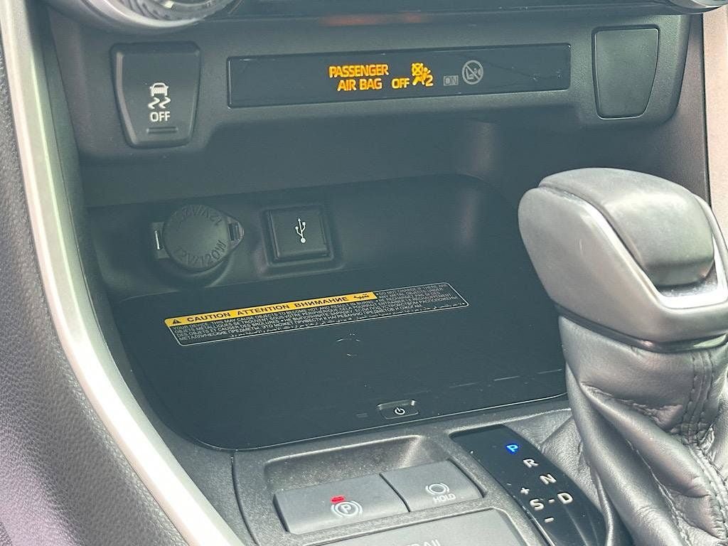 Certified 2021 Toyota RAV4 XLE Premium AWD/4WD image 26