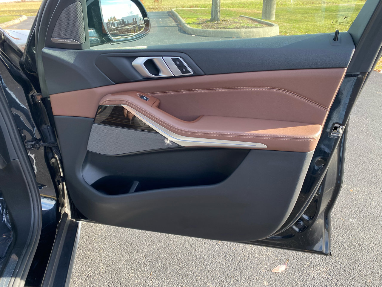 Used 2019 BMW X5 xDrive40i w/ Executive Package image 15