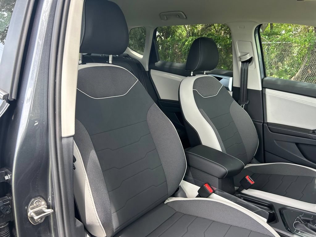New 2026 Volkswagen Taos SE FWD image 30