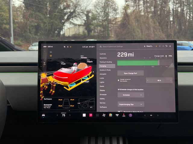 Used 2024 Tesla Cybertruck AWD Crew Cab image 36